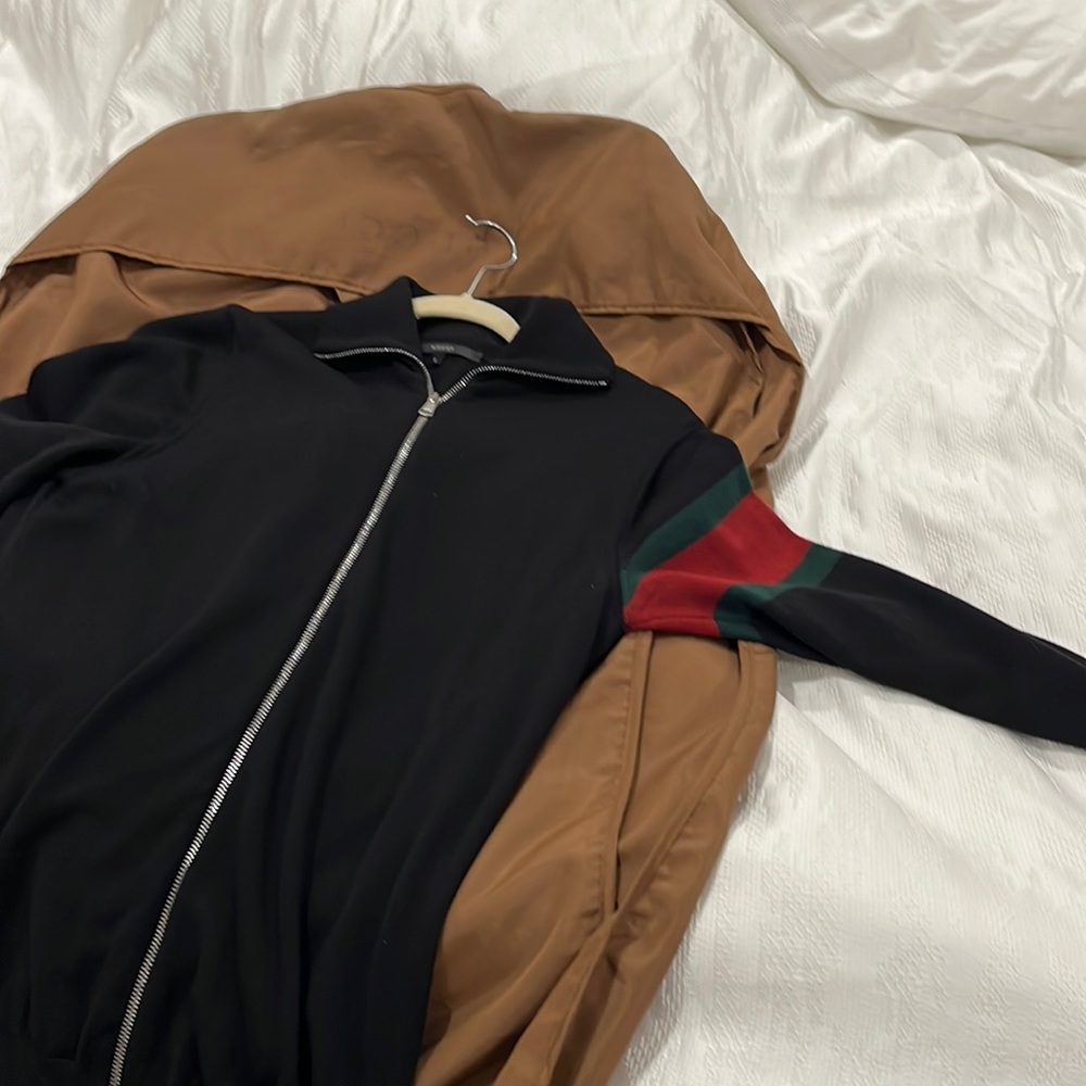 Gucci Sweater.. Real deal!
